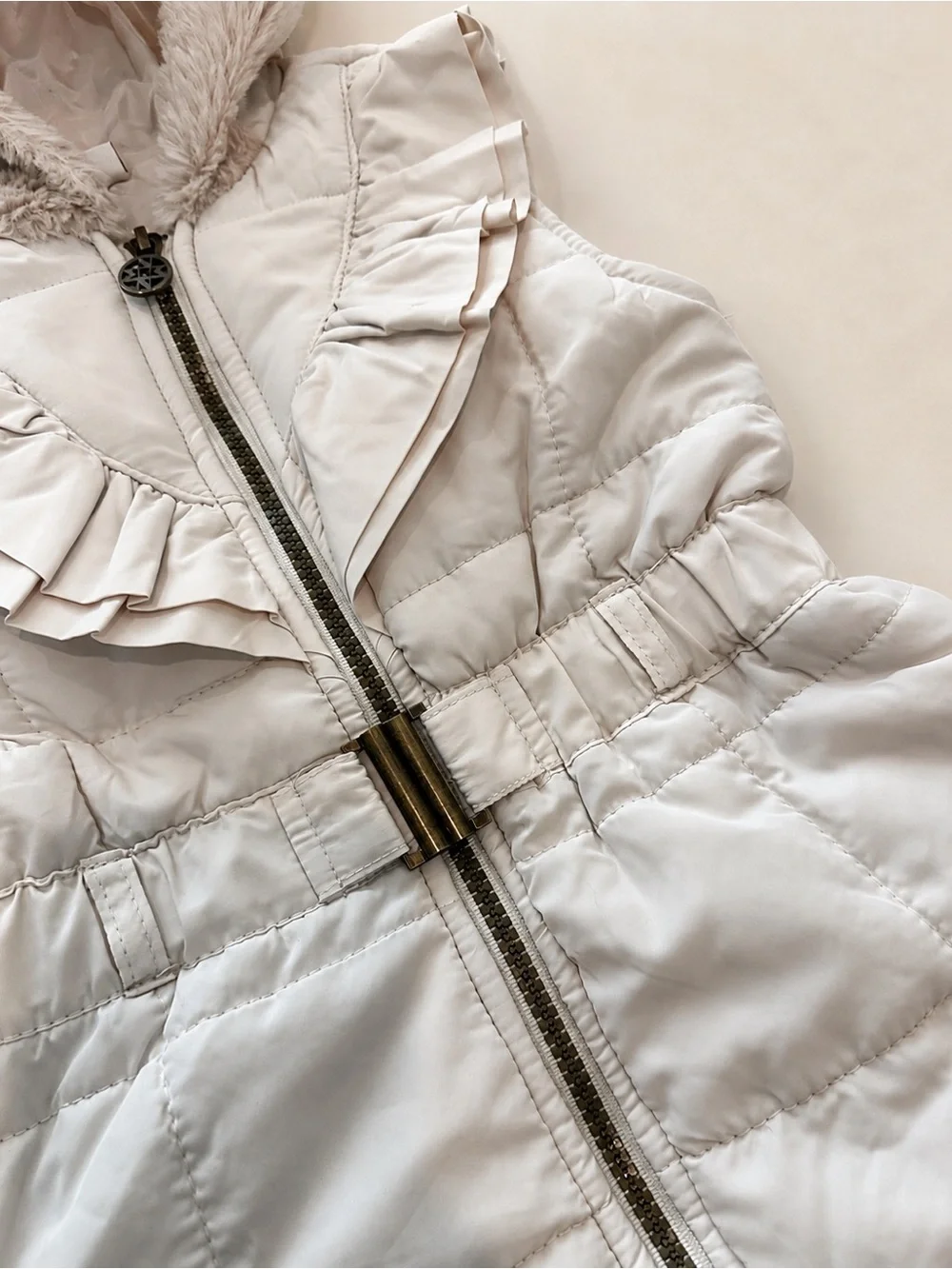 Nicole Miller New York Girls Ivory Ruffle Hooded Puffer Vest Size 5